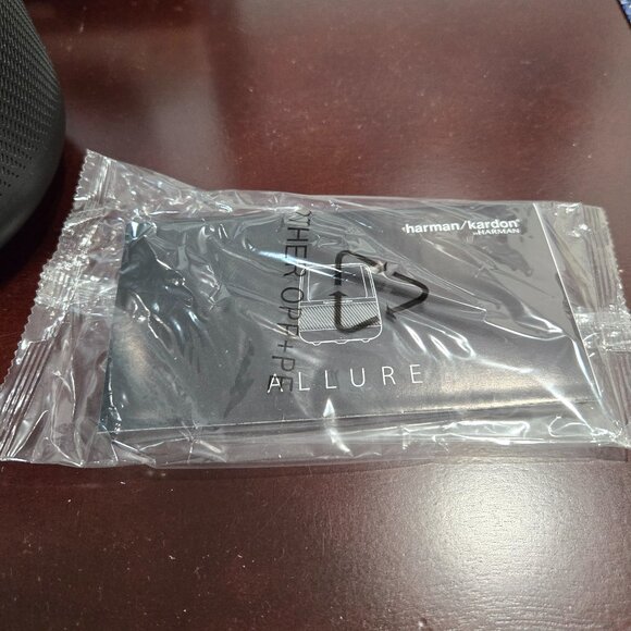 Harman Kardon Allure Portable Voice-Activated Speaker with Amazon Alexa - Picture 9 of 9